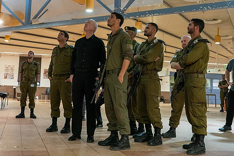 שר הביטחון יואב גלנט בבסיס האימונים של חטיבת גולני