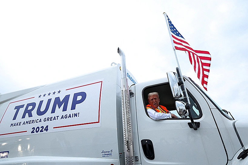 טראמפ במשאית הזבל הממותגת