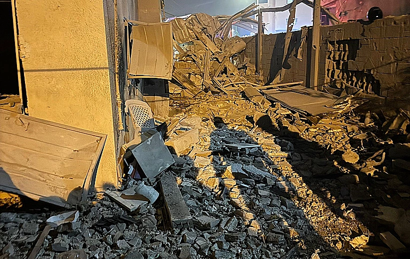 פגיעה ישירה בבית בטירה