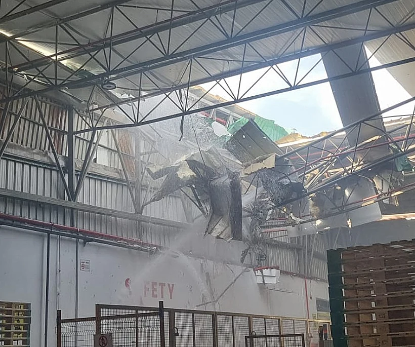 פגיעת הכטב"ם מלבנון במפעל באזור אכזיב