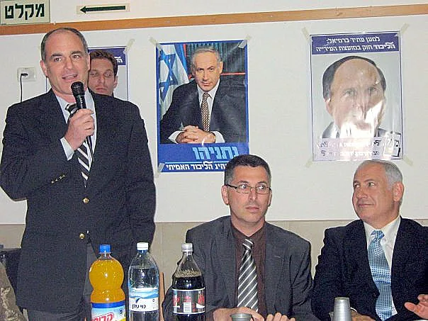 שגריר ישראל בארה"ב יחיאל לייטרעם רה"מ בנימין נתניהו ושר החוץ גדעון סער