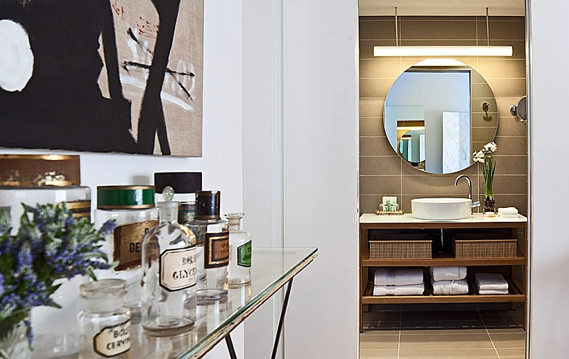 המלון ברחוב מנדלי