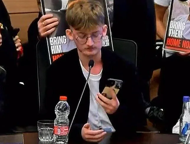 אחיו של מתן אנגרסט בדיון בכנסת