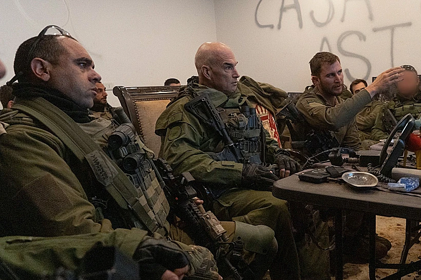 מפקד פיקוד הצפון אלוף אורי גורדין בדרום לבנון