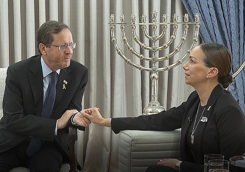 הרצוג ויעל אלכסנדר, אמו של החטוף עידן