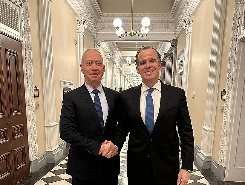 גלנט עם שליח ביידן למזה"ת