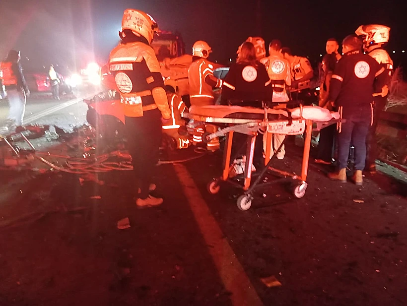 זירת התאונה בכביש 42