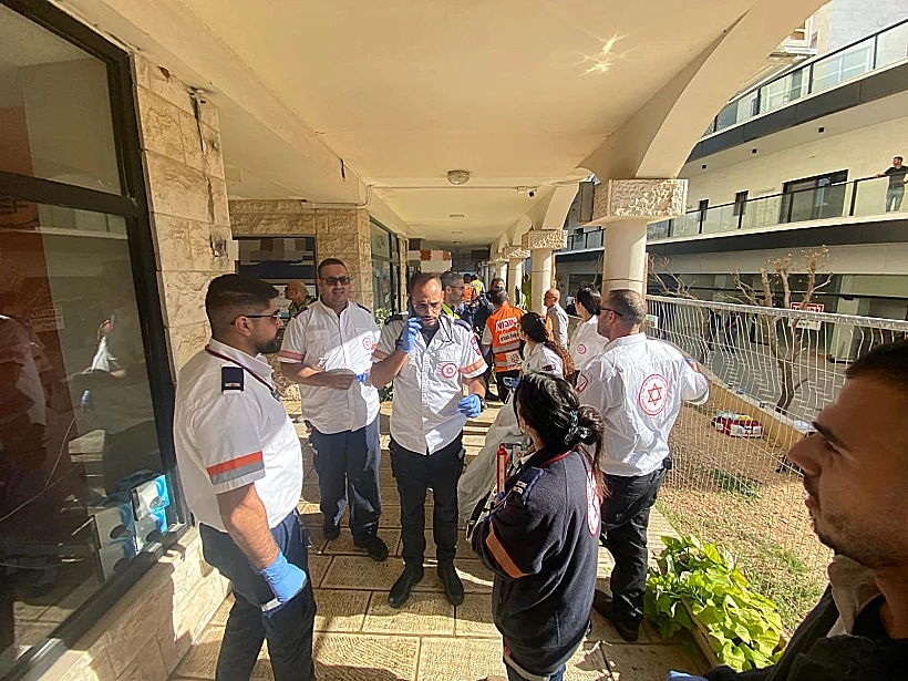 שריפה בבניין בפרדס חנה