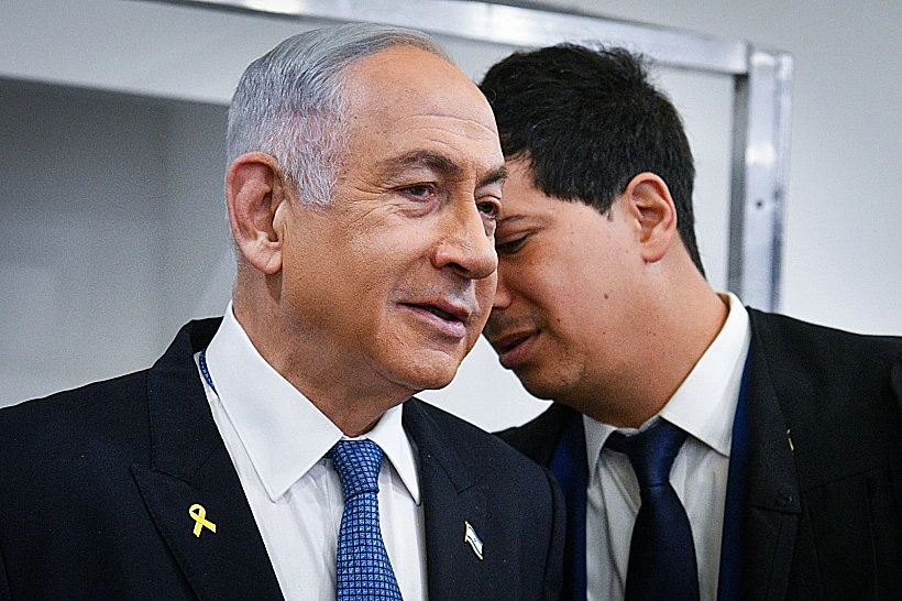 רה"מ נתניהו וסנגורו עמית חדד בבית המשפט