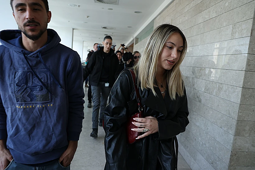 לי פוני הבוקר בבית המשפט