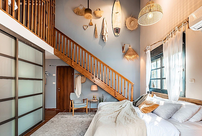 דולפין וילג'