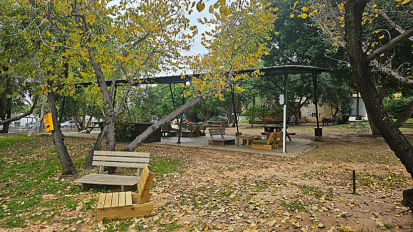 קפה מישקא, משמרת