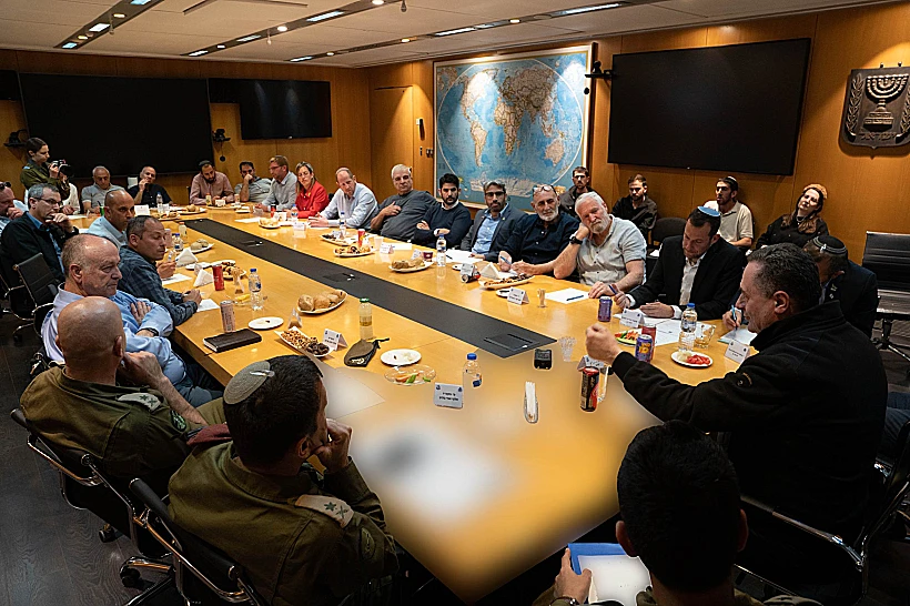 שר הביטחון ישראל כ"ץ עם ראשי הרשויות ביו"ש