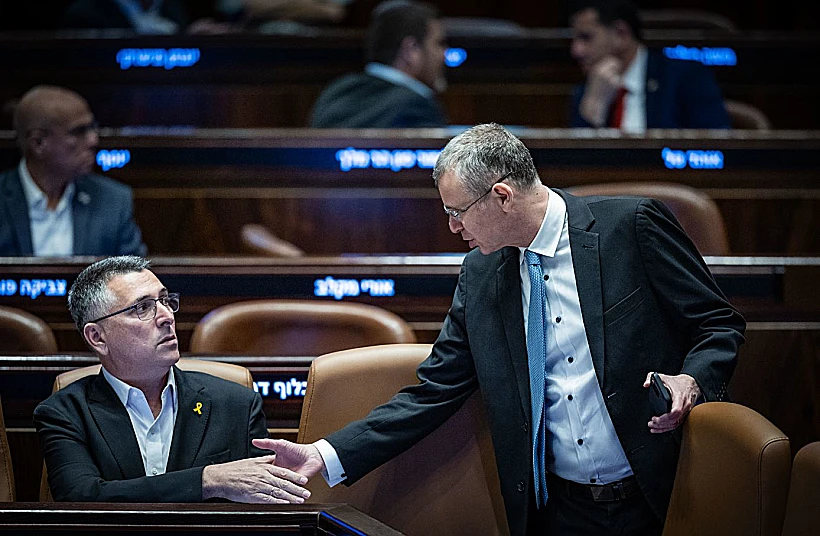 שר המשפטים יריב לוין ושר החוץ גדעון סער