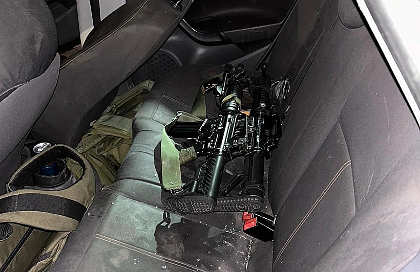 אמל"ח שנתפס ברכב המחבלים בשכם