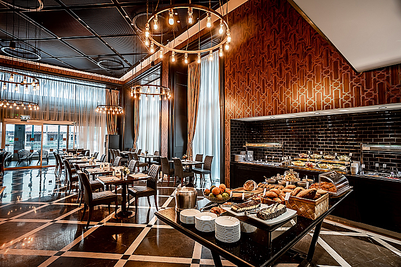 מלון David Tower ארוחת הבוקר במסעדת Legend