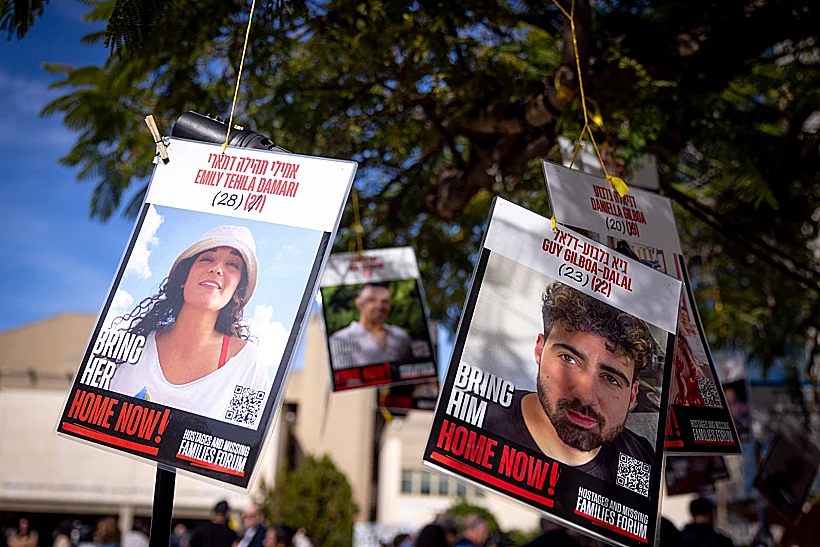 תמונתה של אמילי דמארי, הבוקר בכיכר החטופים