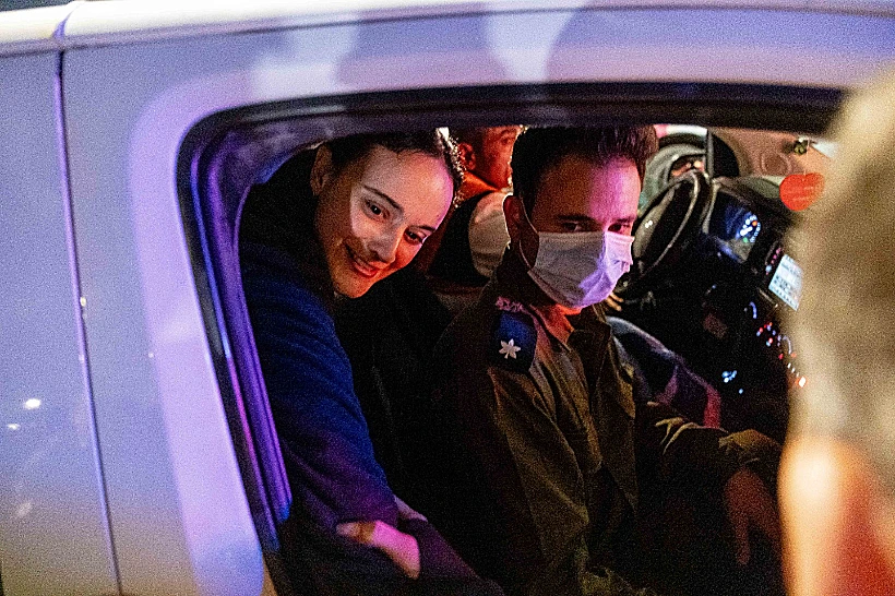 אמילי דמארי באמבולנס בדרך לבית החולים שיבא