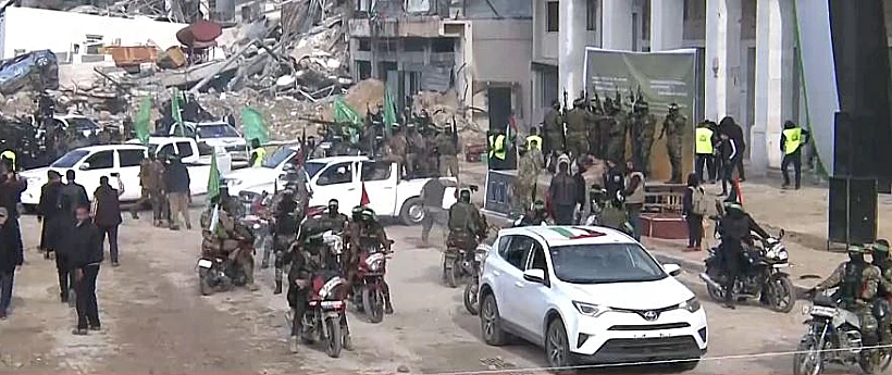 הכנות בעיר עזה להעברת החטופות לרכבי הצלב האדום