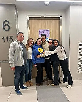 לירי אלבג ובני משפחתה