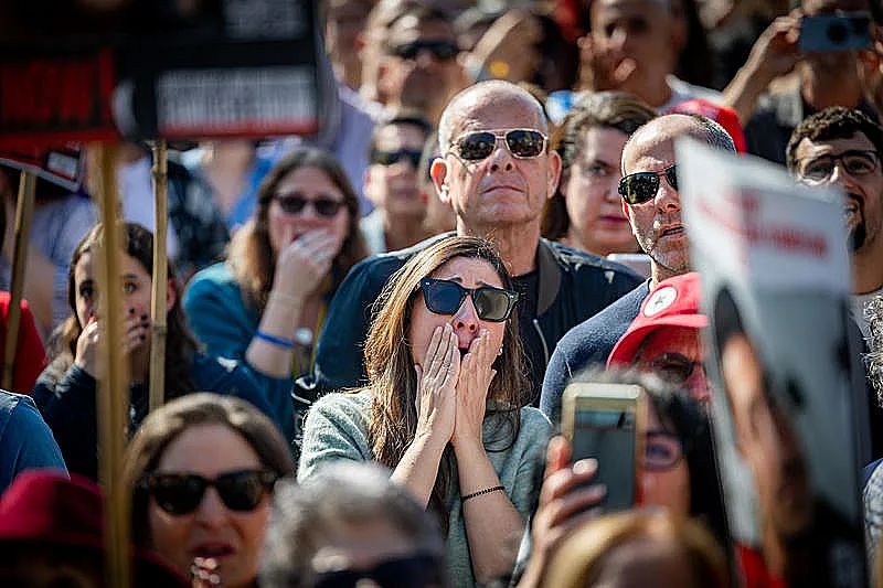 התרגשות בכיכר החטופים בת"א