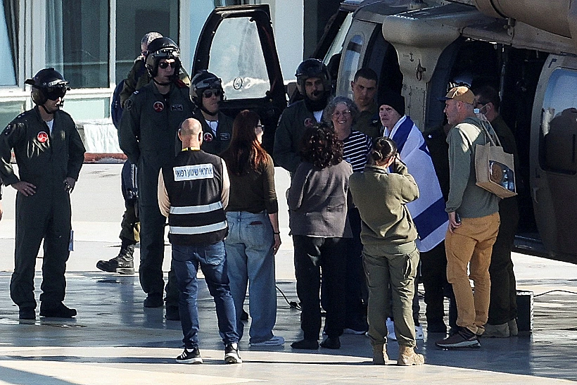 קית' סגל נחת בבית החולים איכילוב