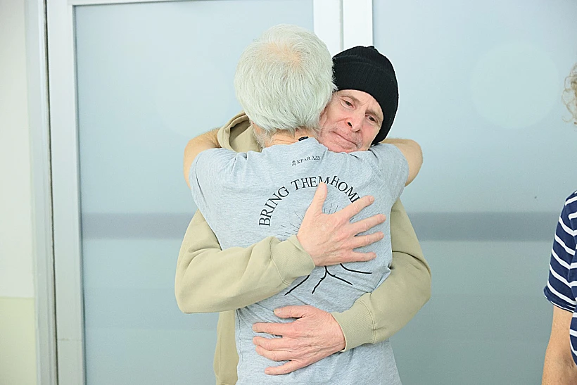 קית' סיגל בפגישה עם משפחתו בבית החולים איכילוב