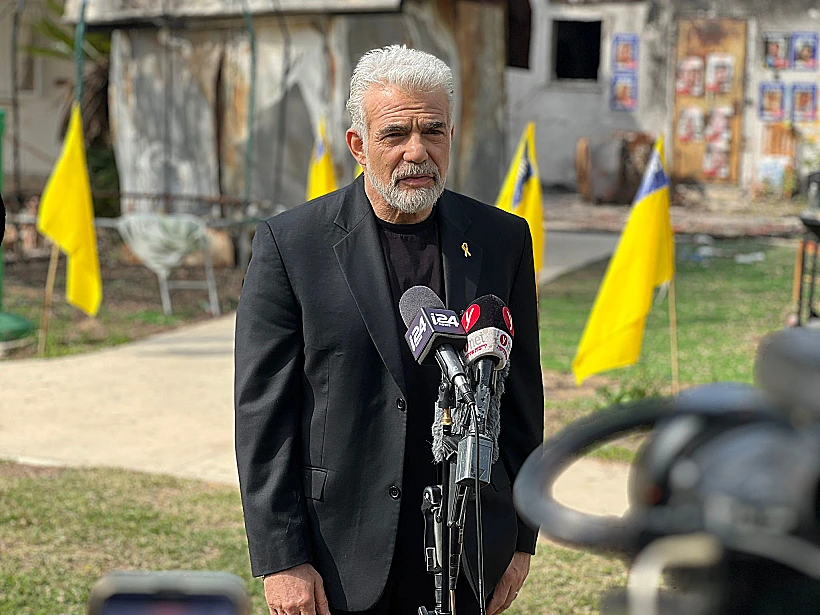 ראש האופוזיציה יאיר לפיד בקיבוץ ניר עוז