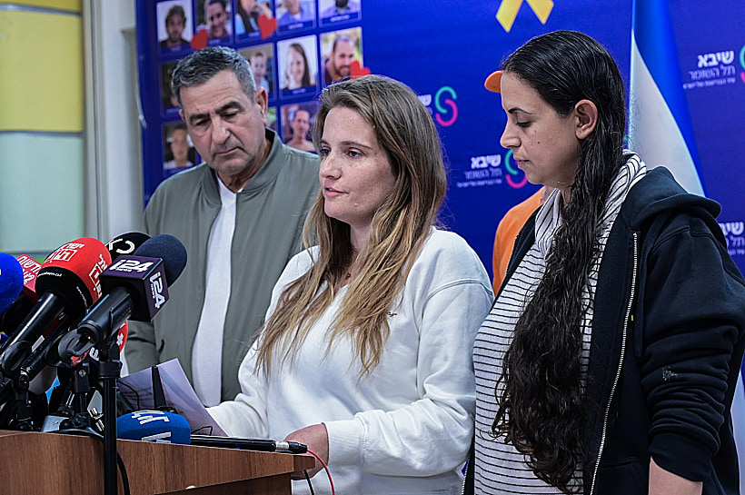 דנה סילברמן-סיטון, אחותה של שירי ביבס