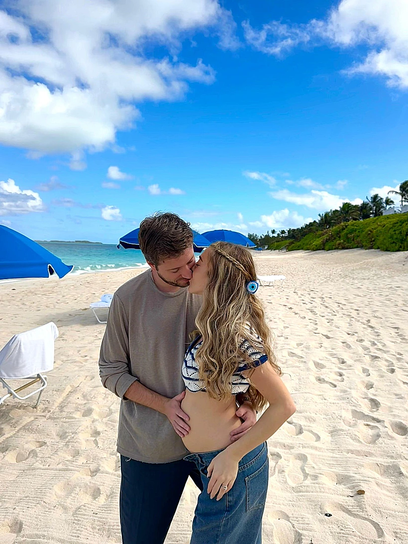 אן זיוי ויניב וייס