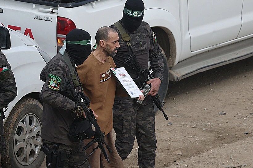אלי שרעבי מועבר לידי הצלב האדום