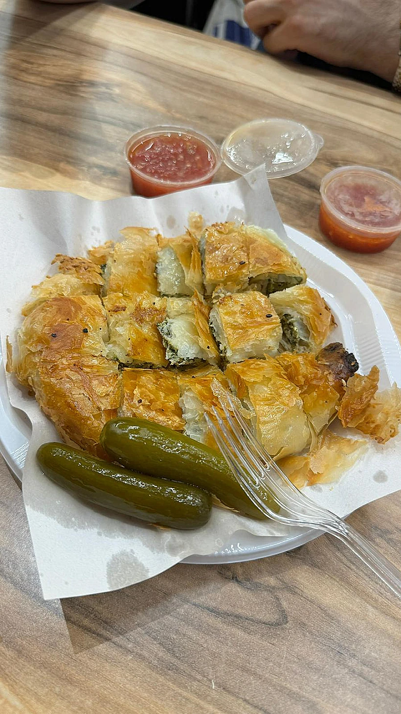 פנינת העיר, בורקס