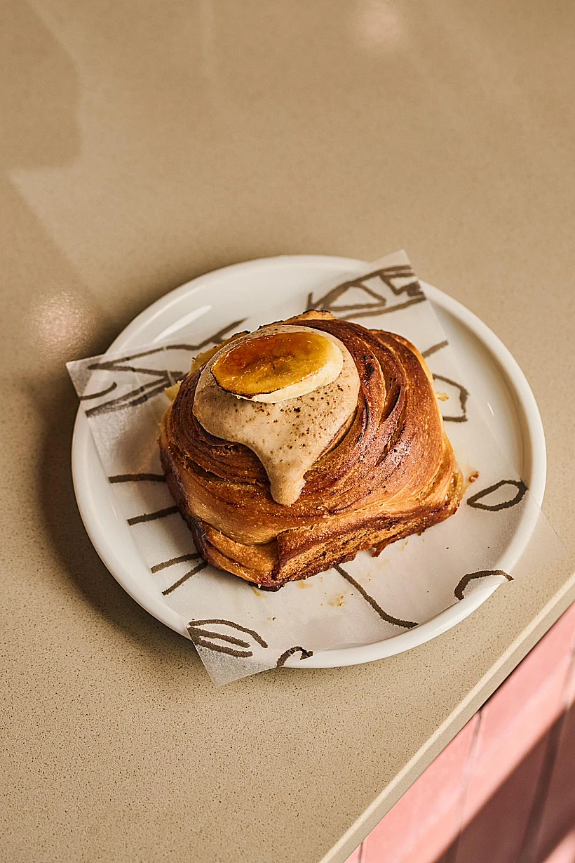 סאלי, מאפה בנופי עם בננה ברולה