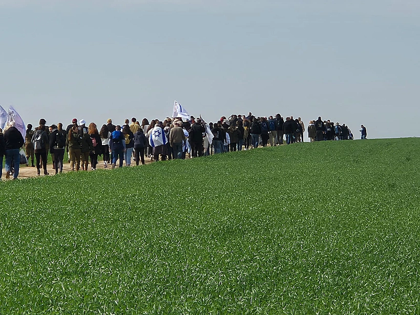 צעדה לזכרן של התצפיתניות והסמב"ציות שנפלו במוצב נחל עוז, בעוטף עזה