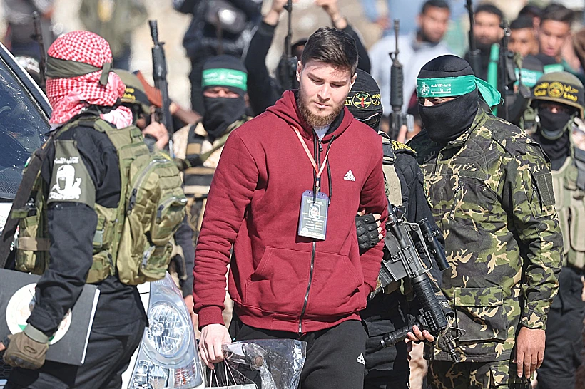 סשה טרופנוב משתחרר משבי חמאס