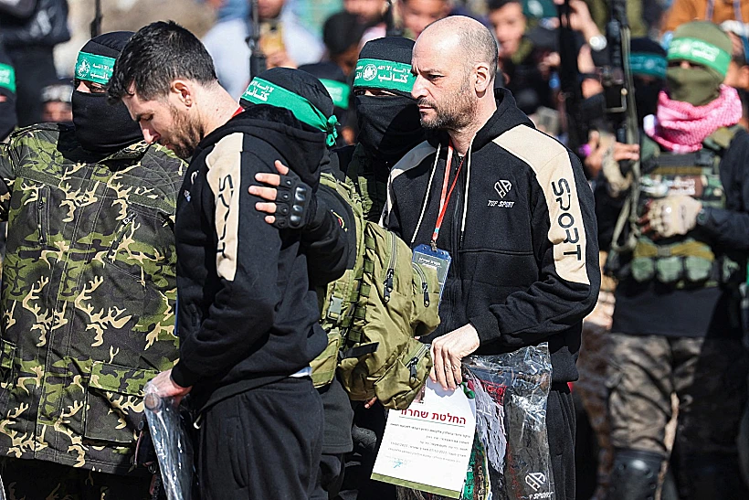 יאיר הורן ושגיא דקל-חן על הבמה בח'אן יונס