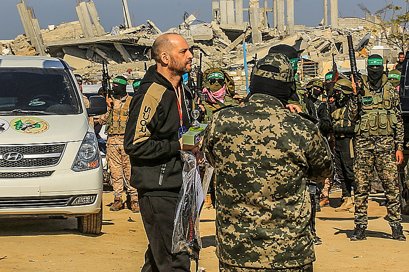 יאיר הורן משתחרר משבי חמאס