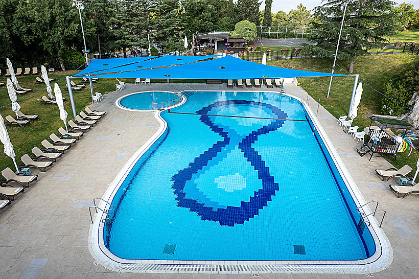 הבריכה החדשה במלון אחוזת אסיינדה