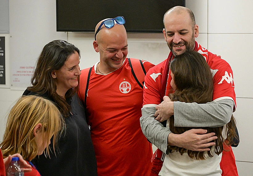 יאיר הורן מתאחד עם בני משפחתו באיכילוב