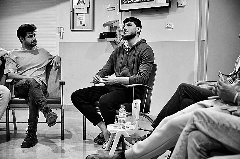 המפגש של שורד השבי סשה טרופנוב עם חבריו, אתמול