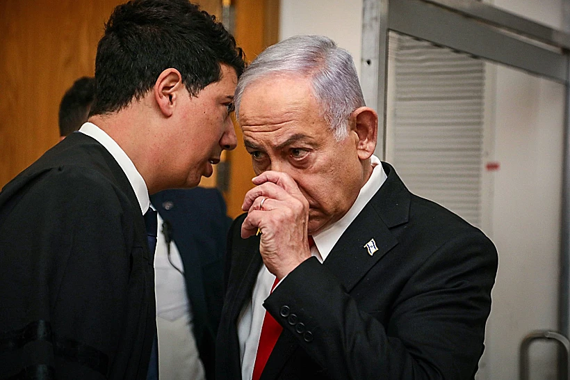 רה"מ נתניהו וסנגורו עמית חדד הבוקר בבית המשפט