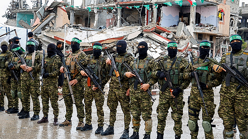 מחבלי חמאס חמושים בעזה