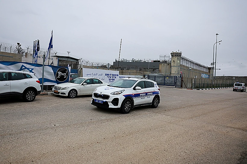 הכנות לשחרור מחבלים בכלא עופר