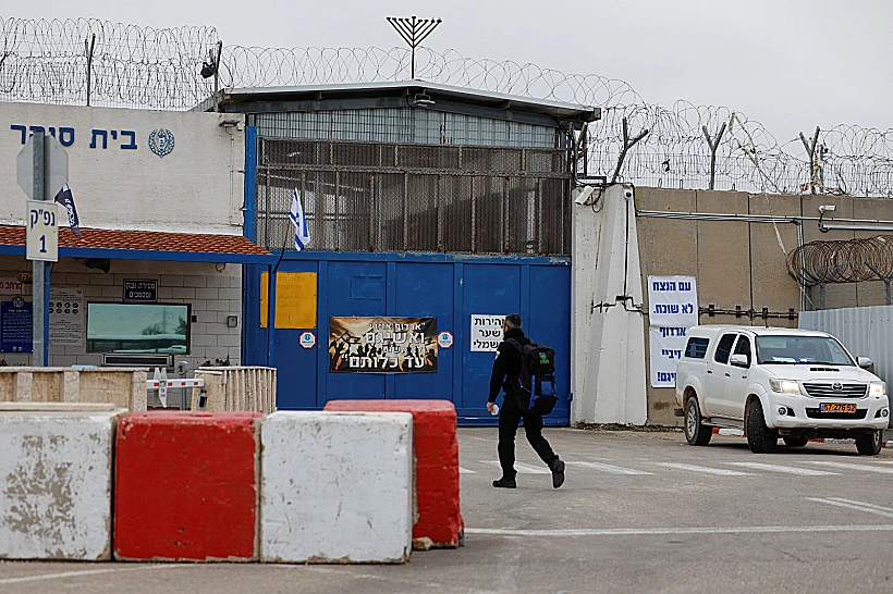 הכנות לשחרור מחבלים בכלא עופר