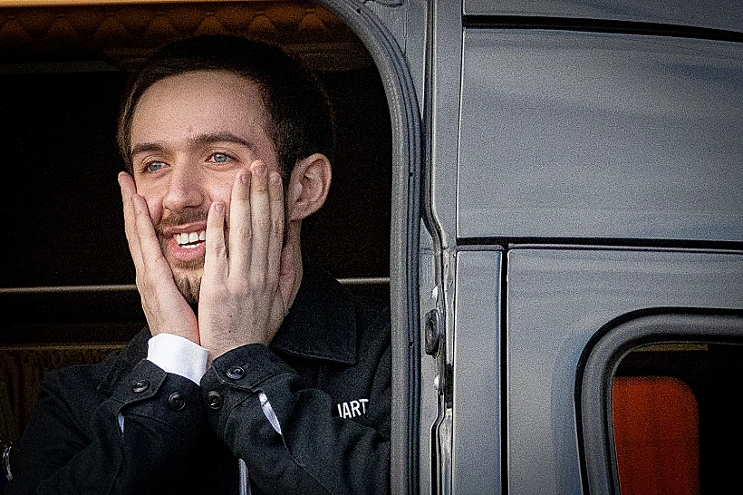 עומר שם טוב נוחת בבית החולים