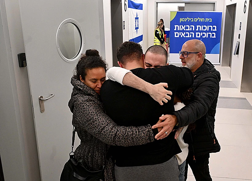 עומר ונקרט נפגש עם משפחתו בבית החולים בילינסון