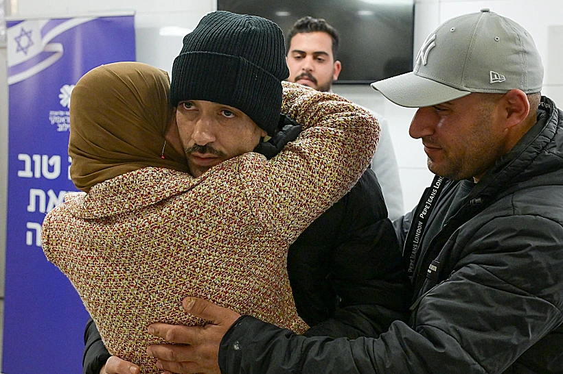 הישאם א-סייד עם משפחתו בבית החולים בילינסון