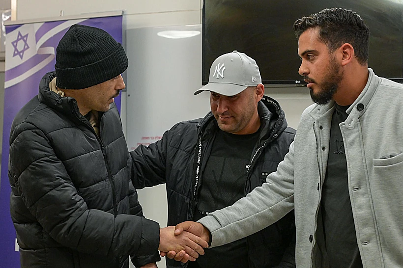 הישאם א-סייד עם משפחתו בבית החולים בילינסון