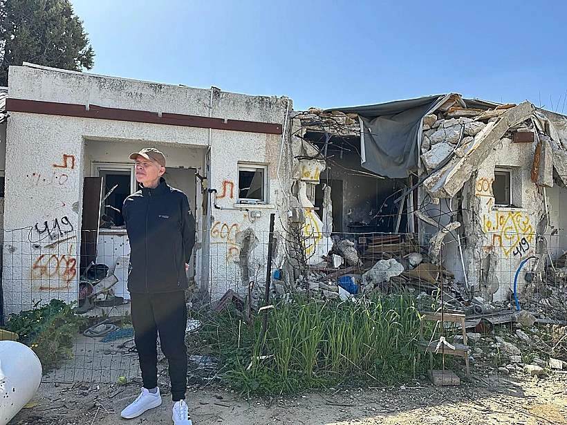 קית' סיגל שב לביתו בכפר עזה