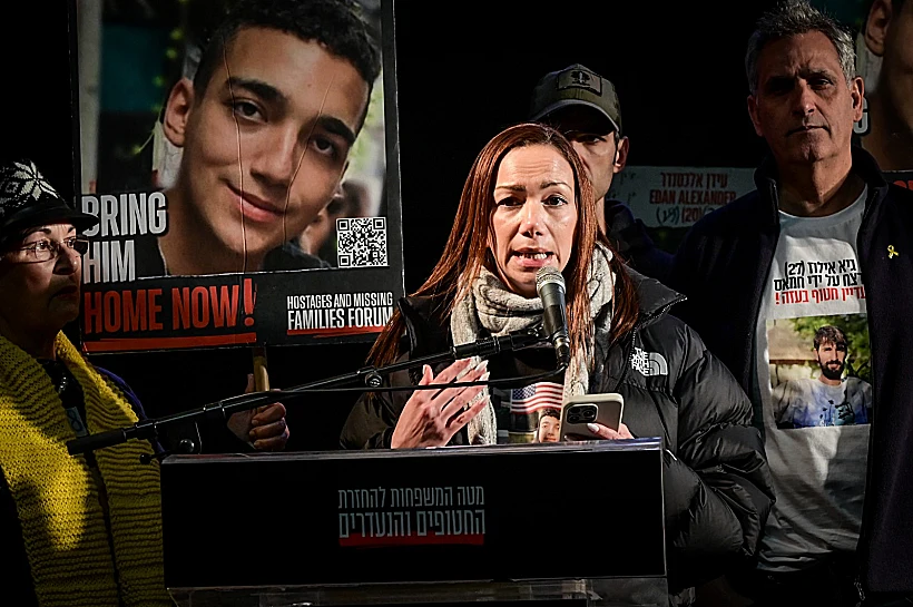 יעל אלכסנדר, אימו של החטוף עידן, בהצהרה בתל אביב